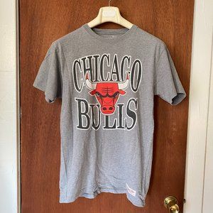 Mitchell & Ness gray chicago bulls t shirt vintage feel